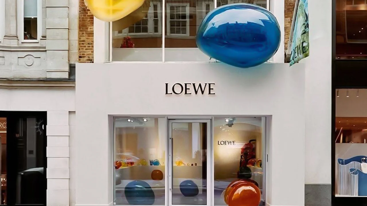 How Luxury Brands Style Cloud Dancer: Pantone 2026 Guide